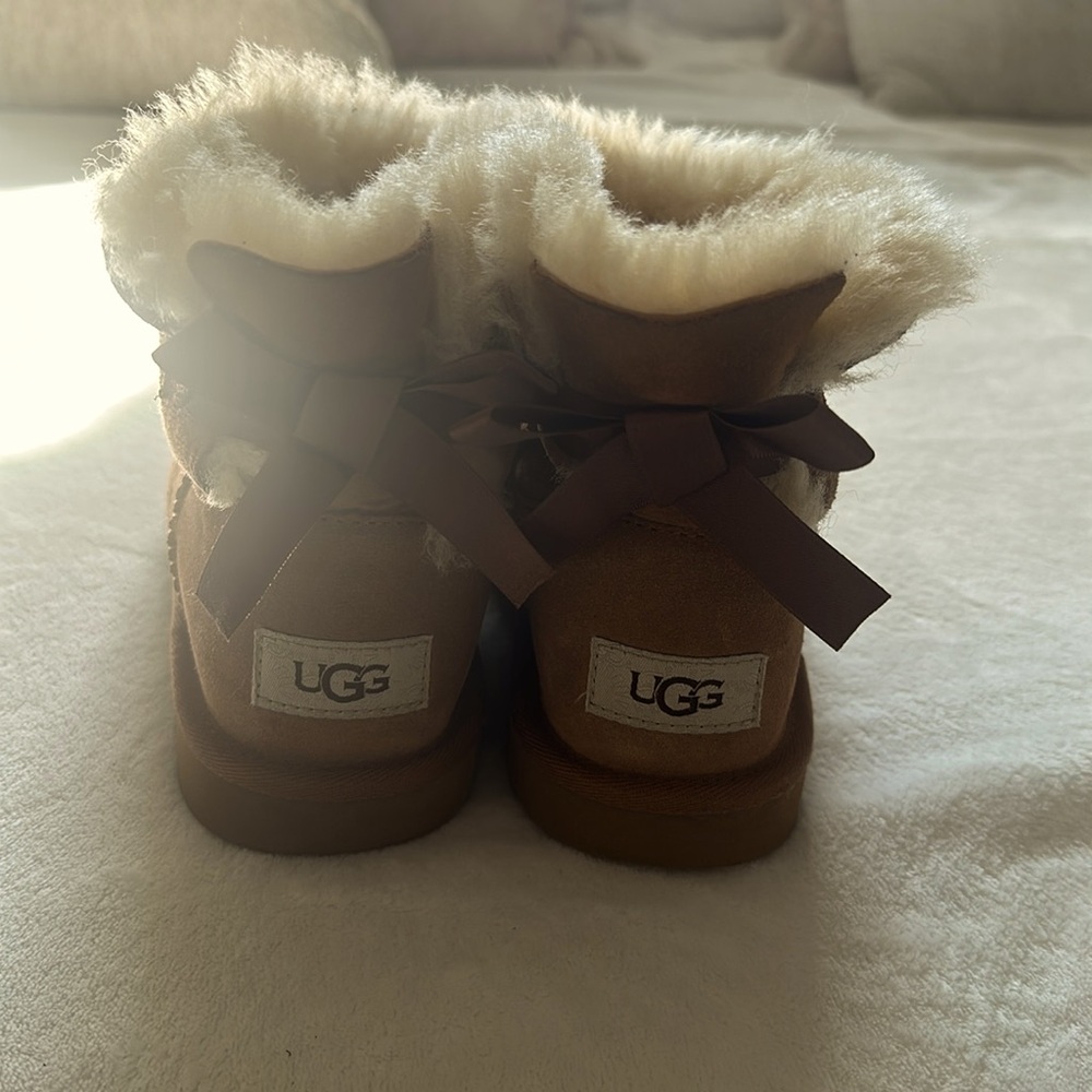 Ugg Mini Bailey Bow chestnut